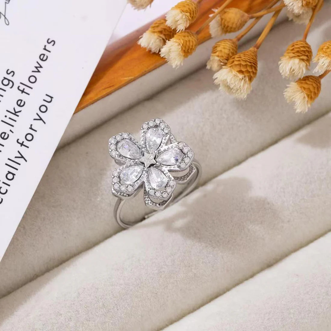 SPARKLING PETALS