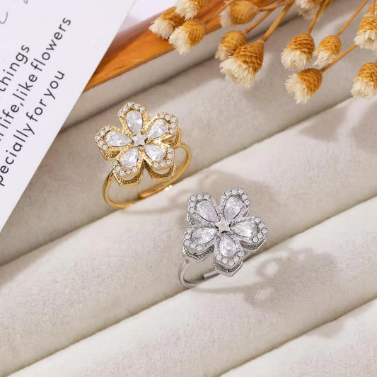 SPARKLING PETALS